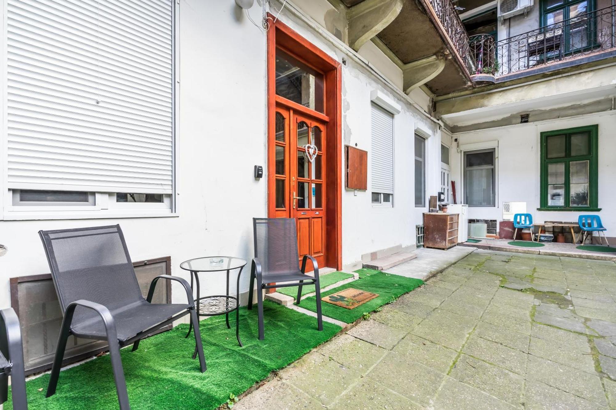 Bpr Stylish Mosaic Home With Terrace Budapest Extérieur photo